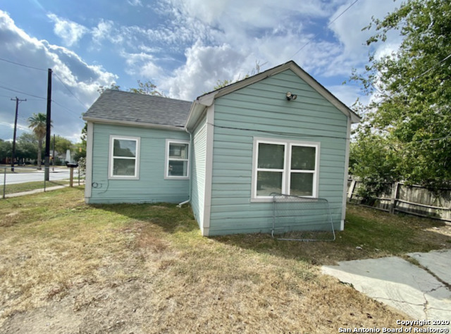 2219 S New Braunfels Avenue San Antonio TX 78210