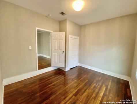 2219 S New Braunfels Avenue San Antonio TX 78210