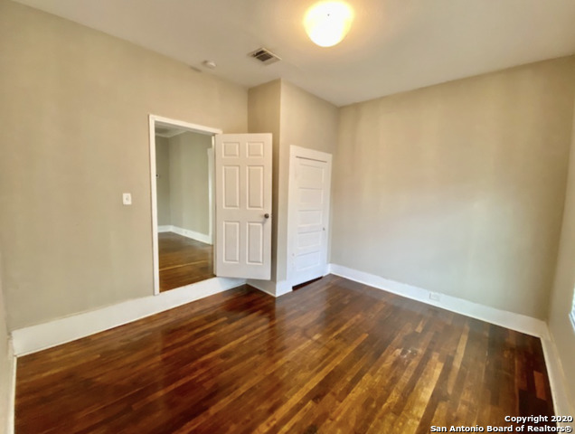 2219 S New Braunfels Avenue San Antonio TX 78210