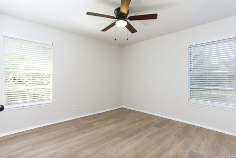 2027 Leesburg San Antonio TX 78220