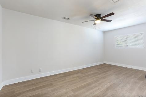 2027 Leesburg San Antonio TX 78220