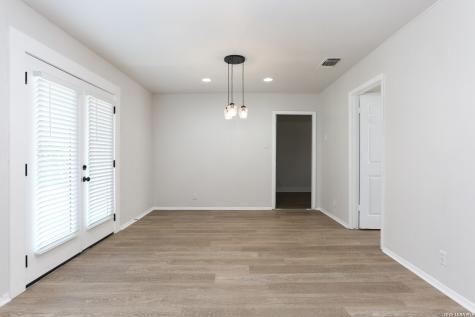 2027 Leesburg San Antonio TX 78220