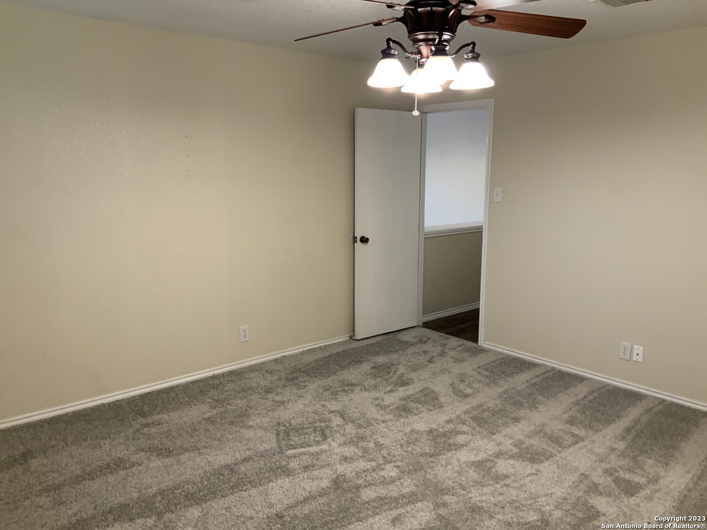 7718 Cedar Farm San Antonio TX 78239