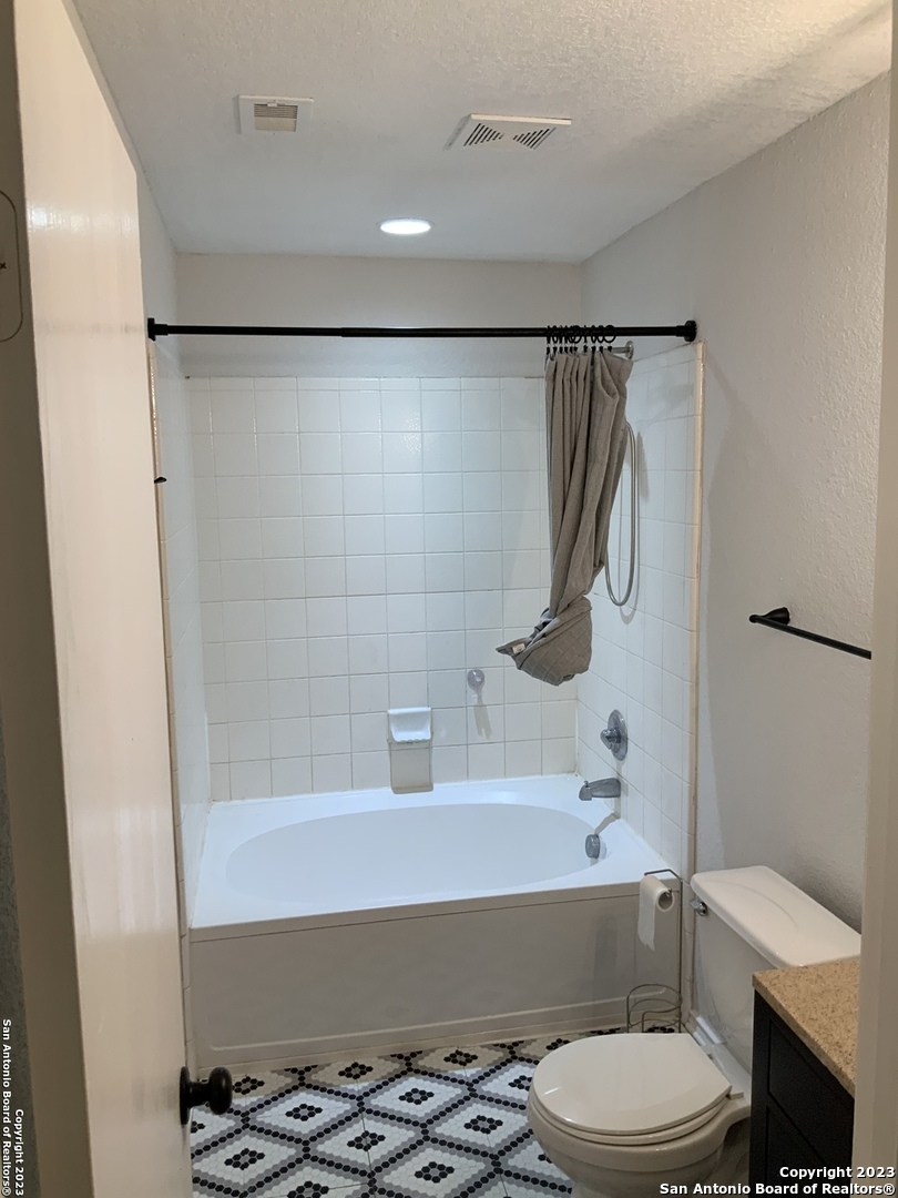 7718 Cedar Farm San Antonio TX 78239