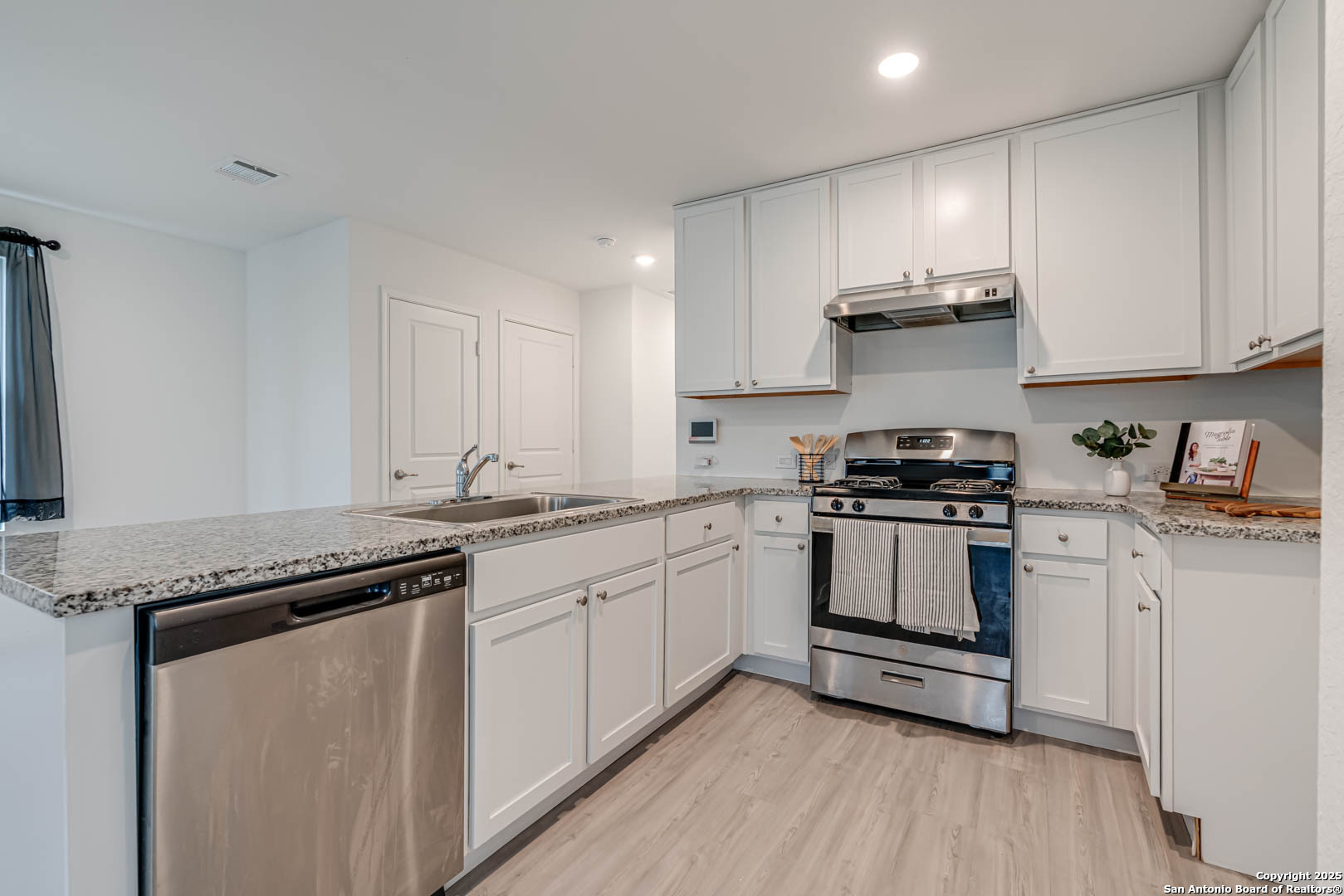 9458 Tarbutton Trail San Antonio TX 78211