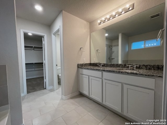 176 Scarlet Macaw San Antonio TX 78253