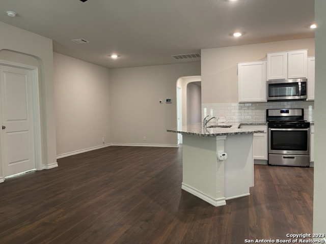 176 Scarlet Macaw San Antonio TX 78253