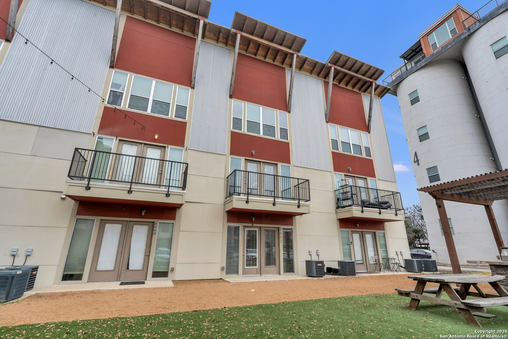 939 S Frio Street San Antonio TX 78207