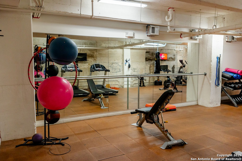 939 S Frio Street San Antonio TX 78207