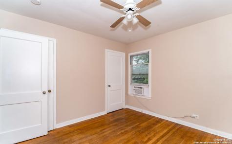 415 Bryn Mawr San Antonio TX 78209