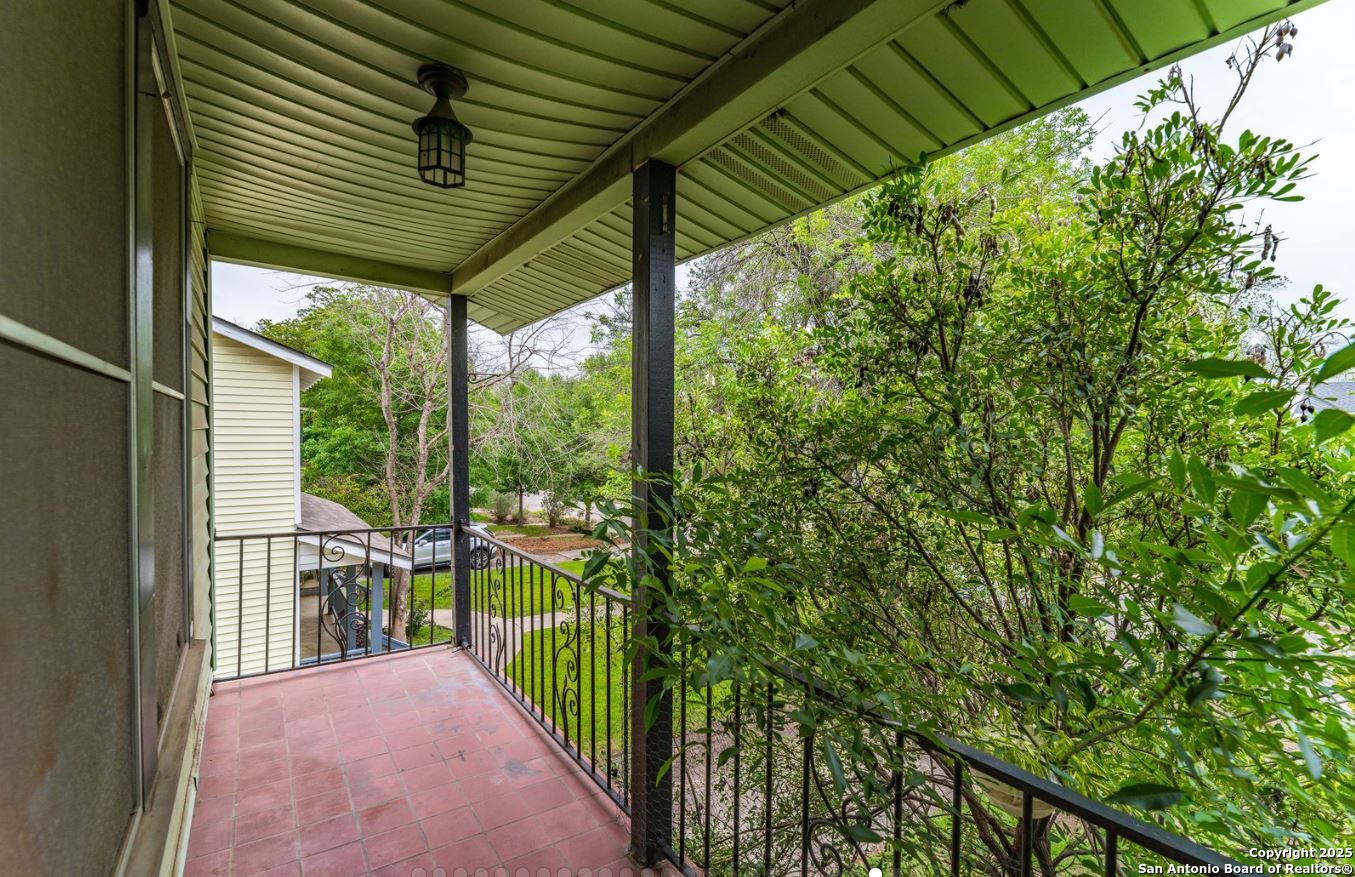 415 Bryn Mawr San Antonio TX 78209