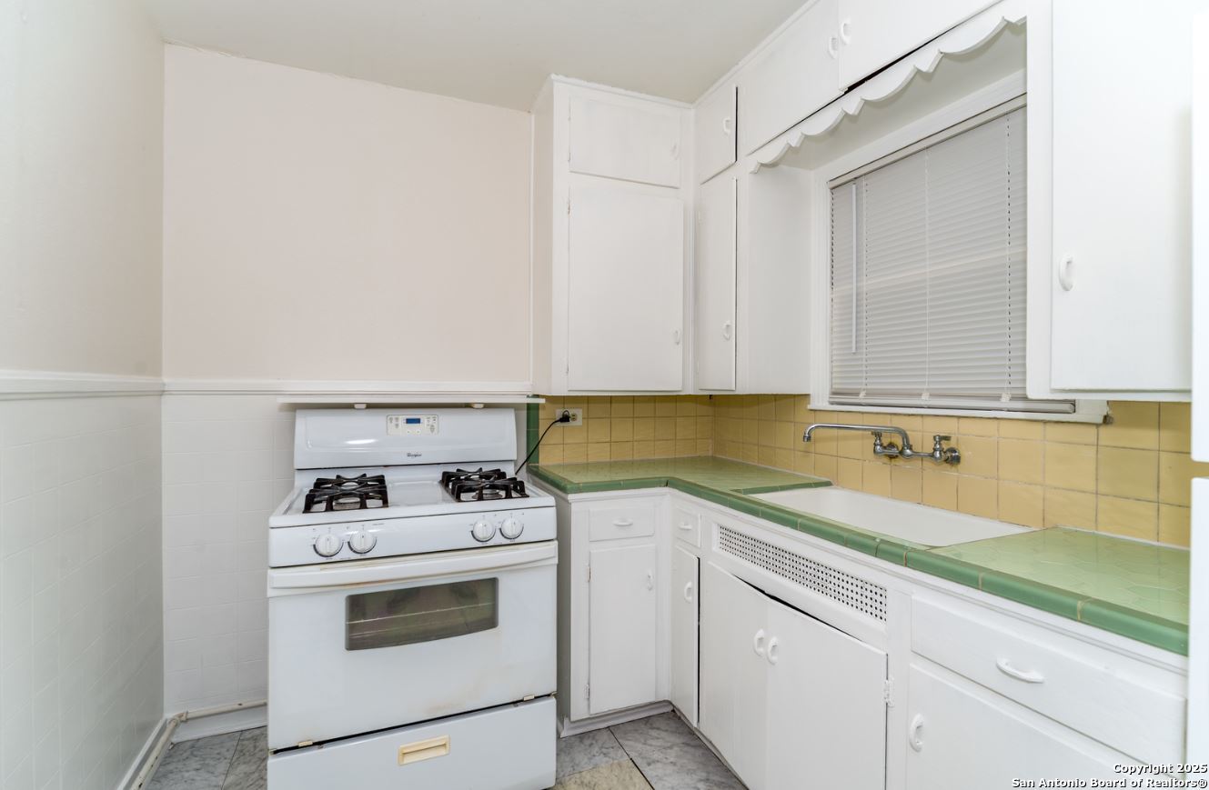 415 Bryn Mawr San Antonio TX 78209