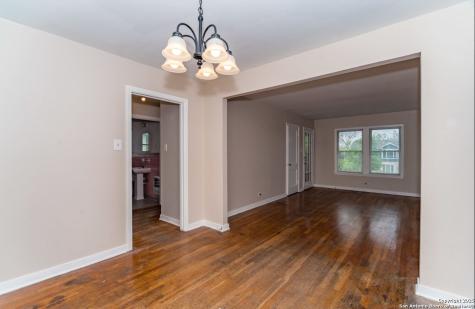 415 Bryn Mawr San Antonio TX 78209
