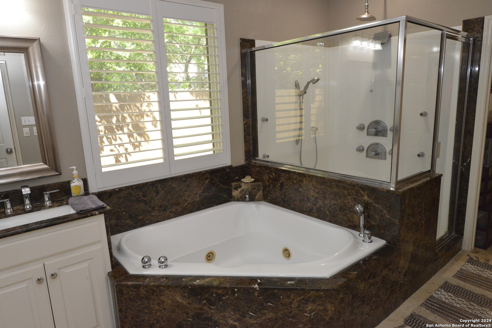 2211 Postoak Court San Antonio TX 78248