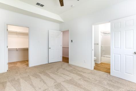8611 Key Windy Way Converse TX 78109