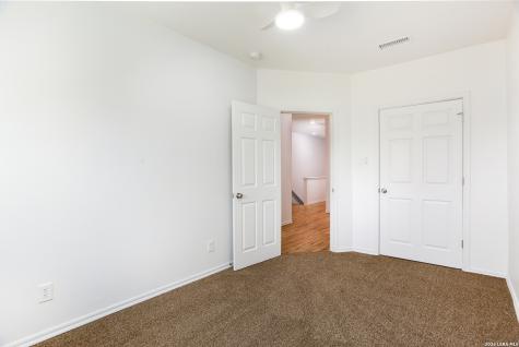 8611 Key Windy Way Converse TX 78109