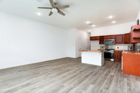 8611 Key Windy Way Converse TX 78109