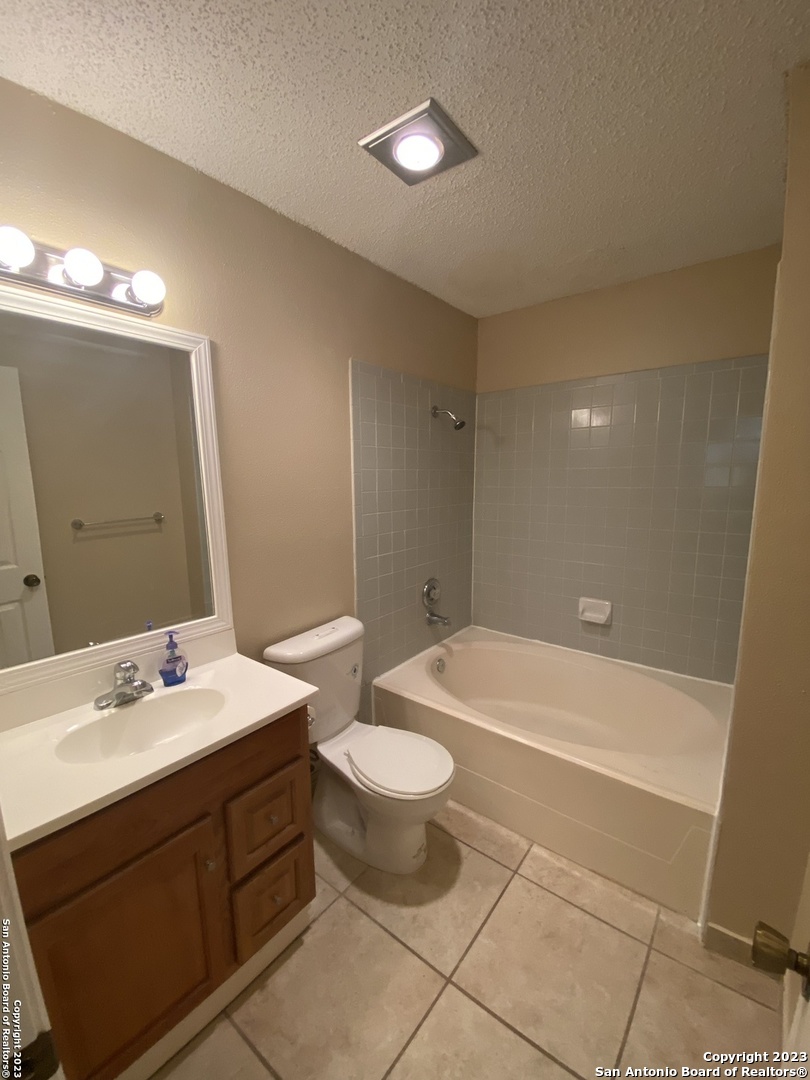 8406 Forest Ridge Drive San Antonio TX 78239