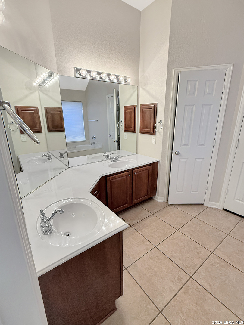 1803 Lookout Forest San Antonio TX 78260
