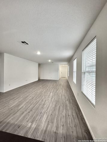 9208 James Bowie Seguin TX 78155
