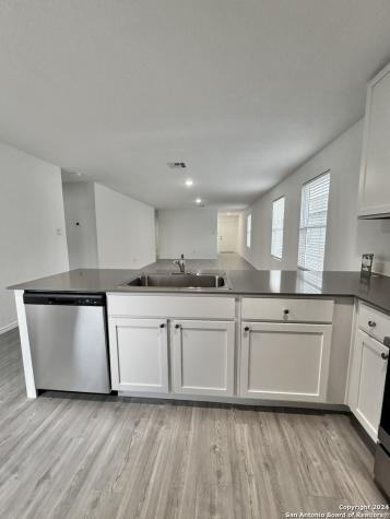 9208 James Bowie Seguin TX 78155