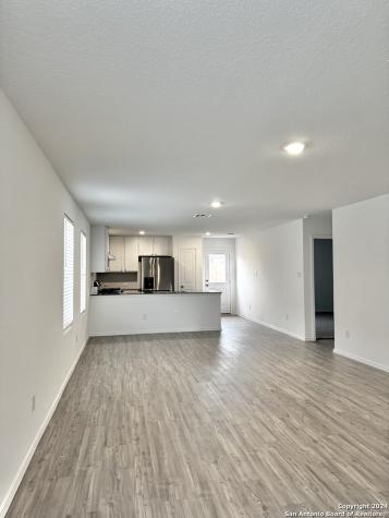 9208 James Bowie Seguin TX 78155