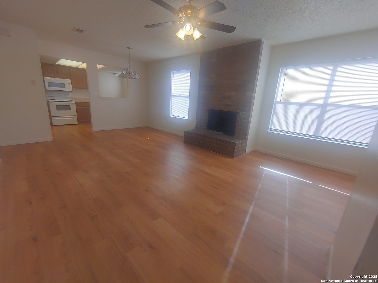 6345 Queens Castle San Antonio TX 78218