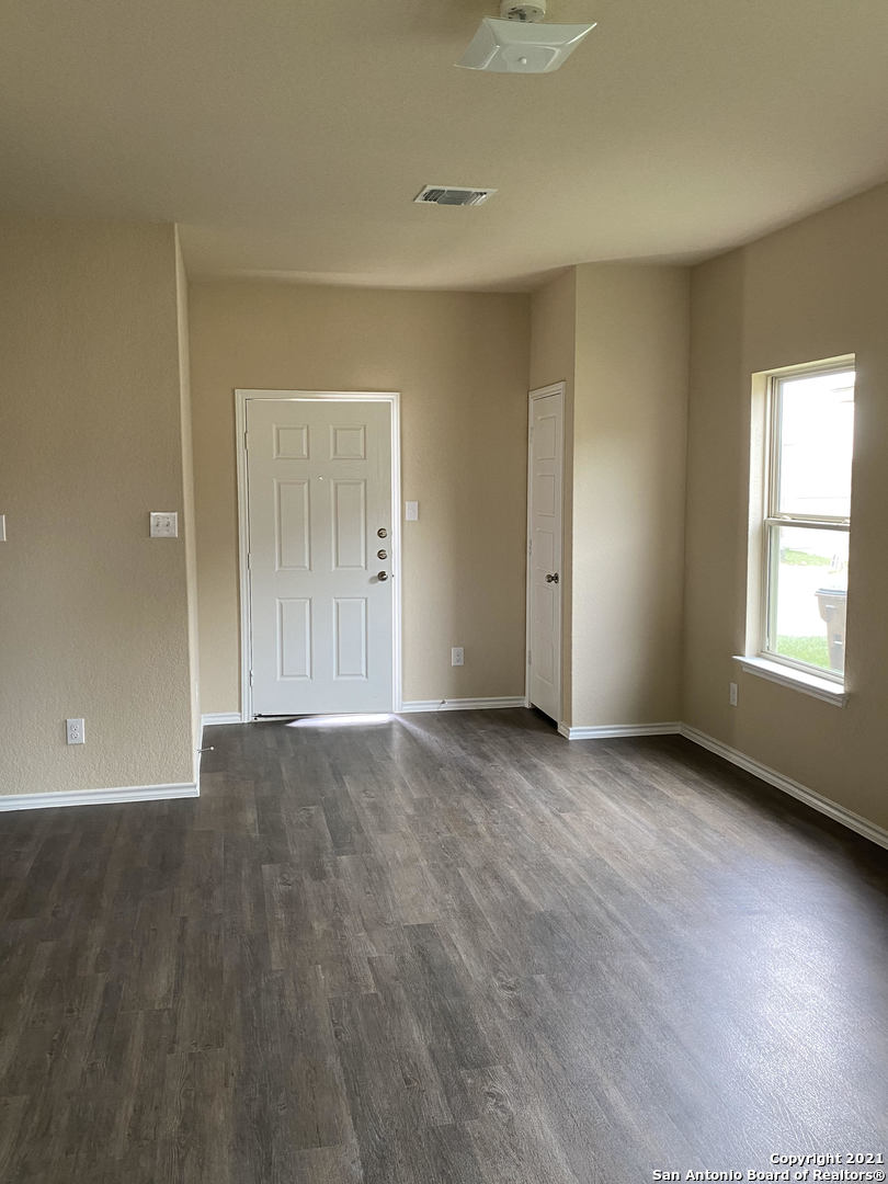 7331 Barlow Grove San Antonio TX 78244