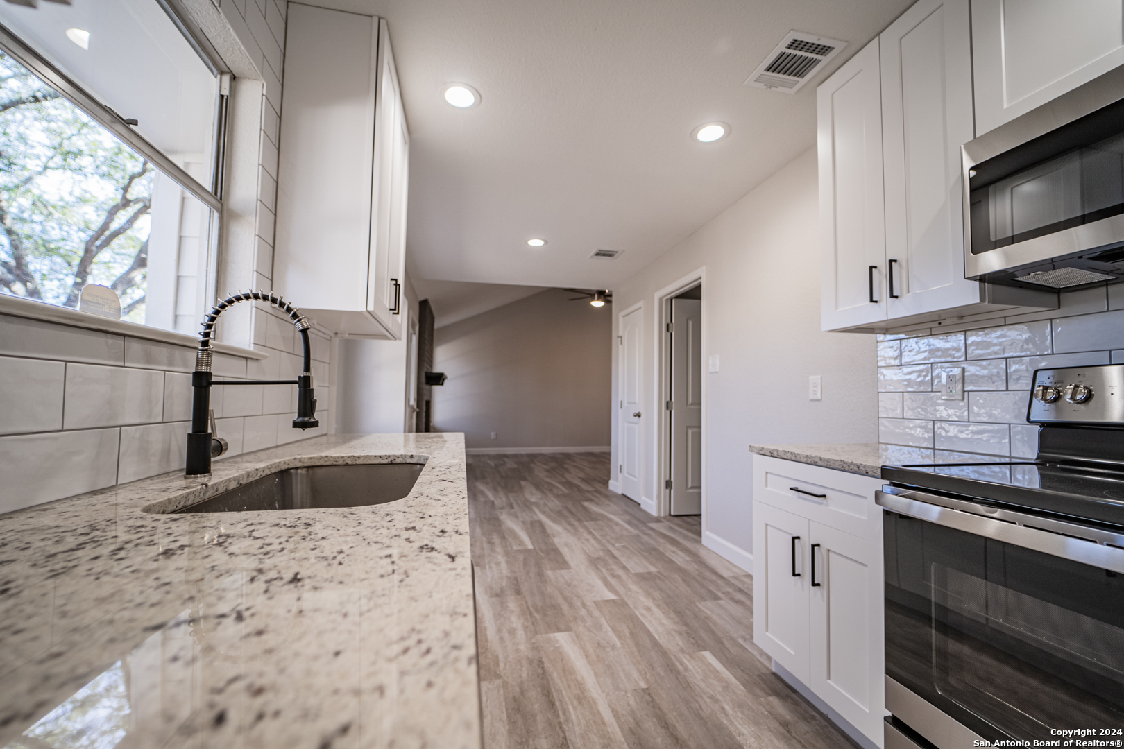 5866 Cliff Path San Antonio TX 78250