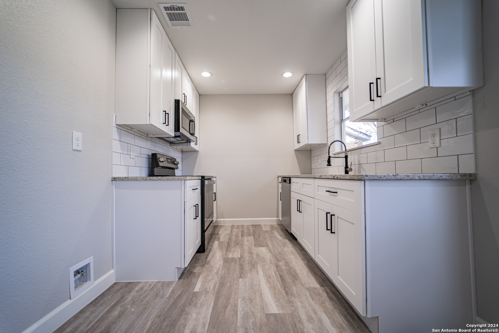 5866 Cliff Path San Antonio TX 78250