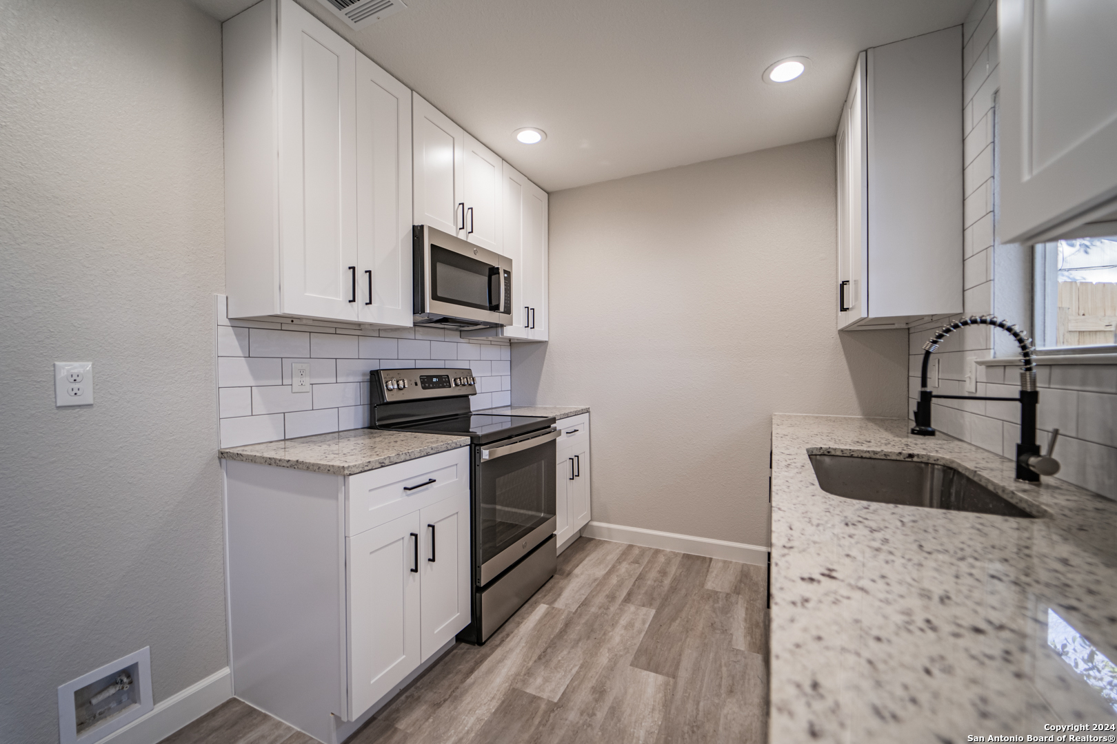 5866 Cliff Path San Antonio TX 78250