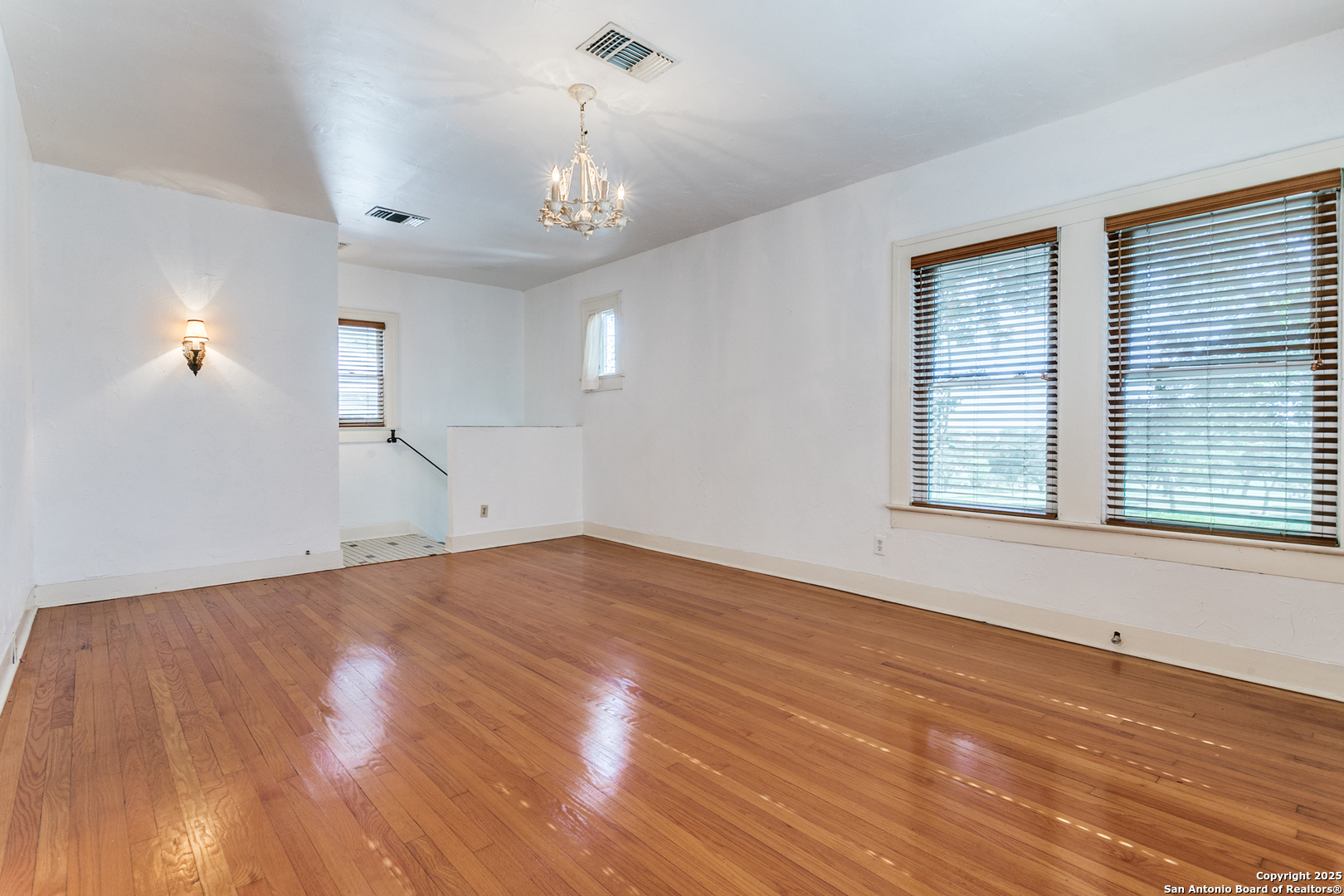 526 Pershing San Antonio TX 78209