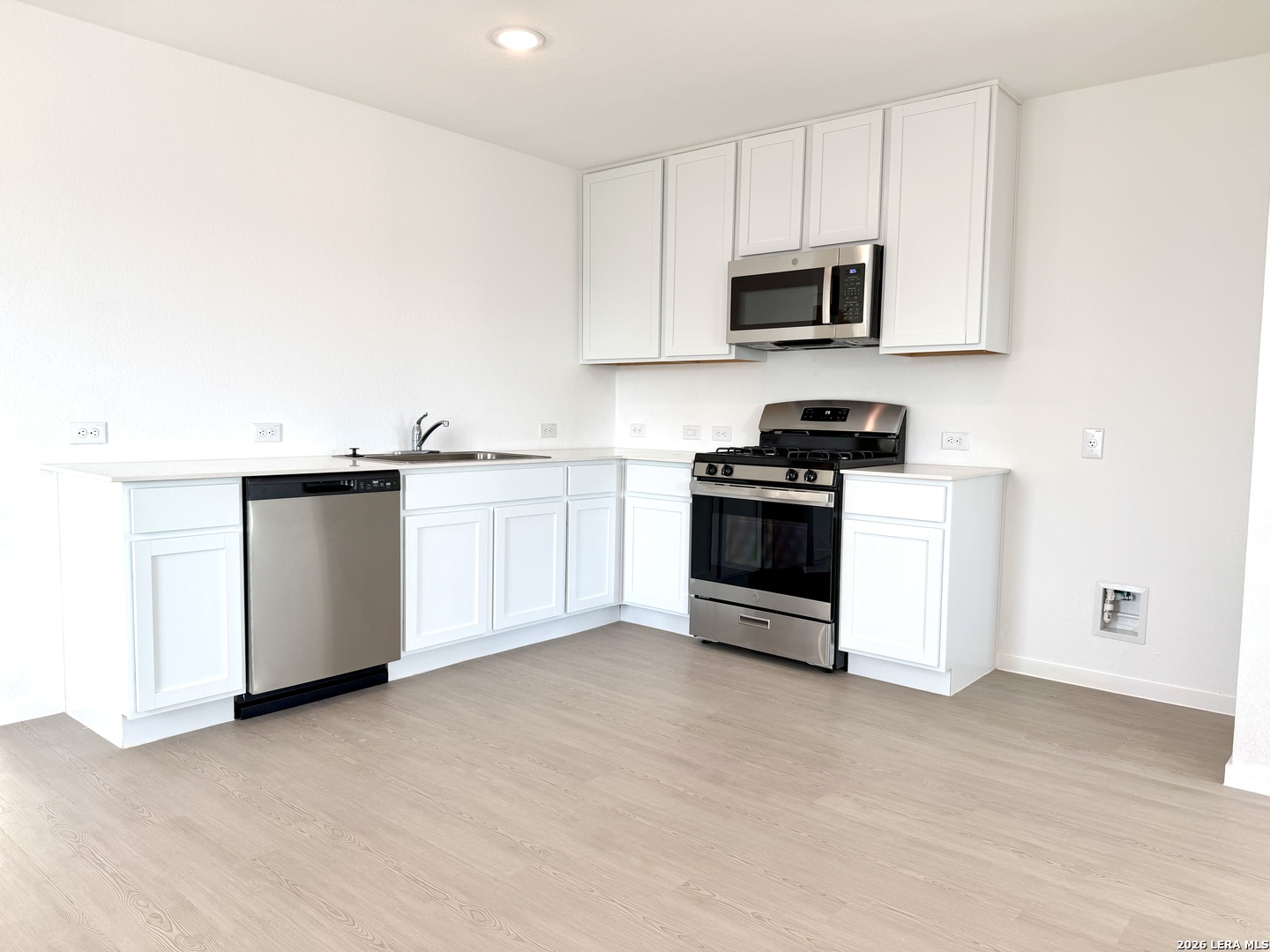 6863 Chert Chase Elmendorf TX 78112