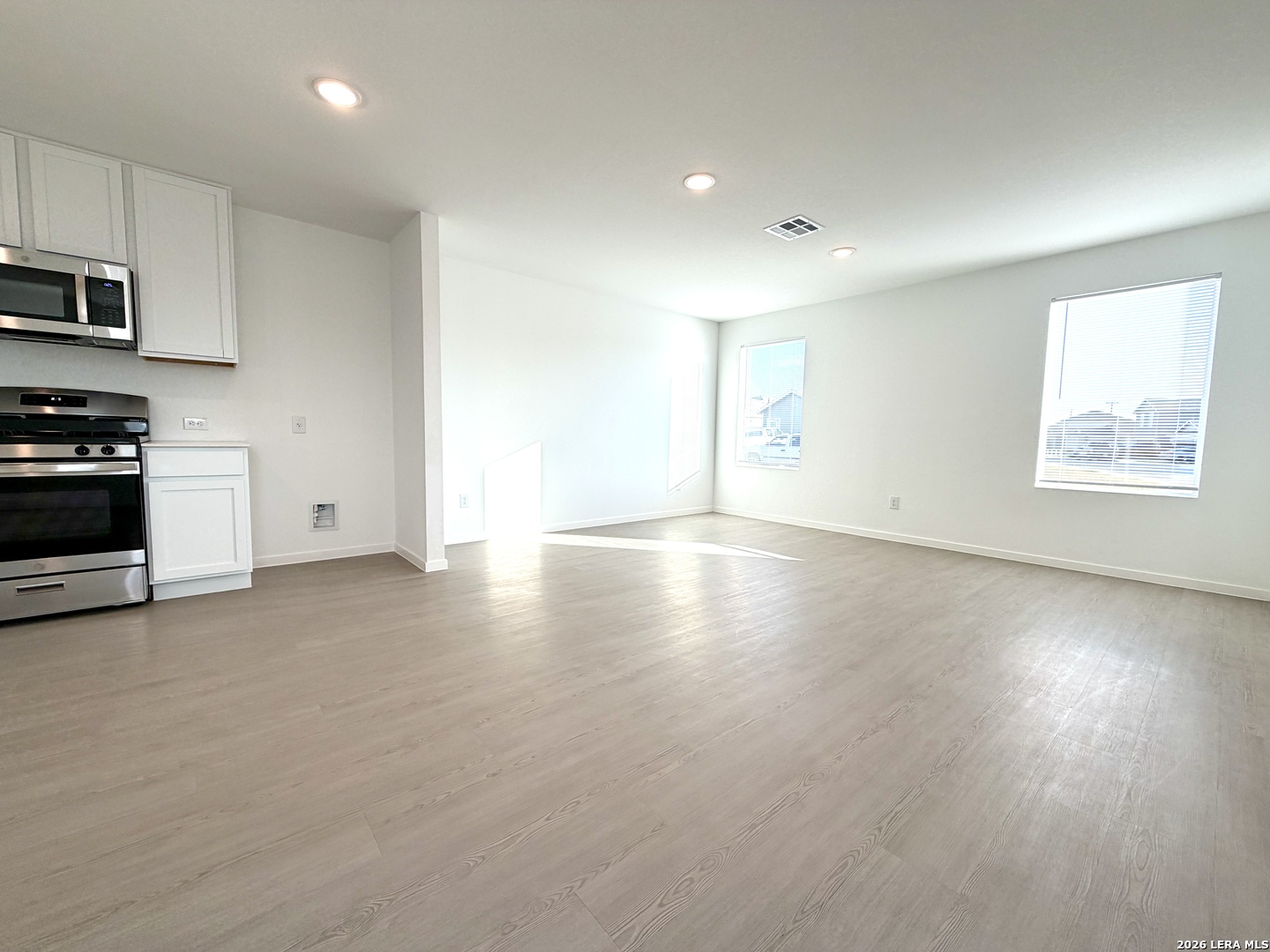 6863 Chert Chase Elmendorf TX 78112