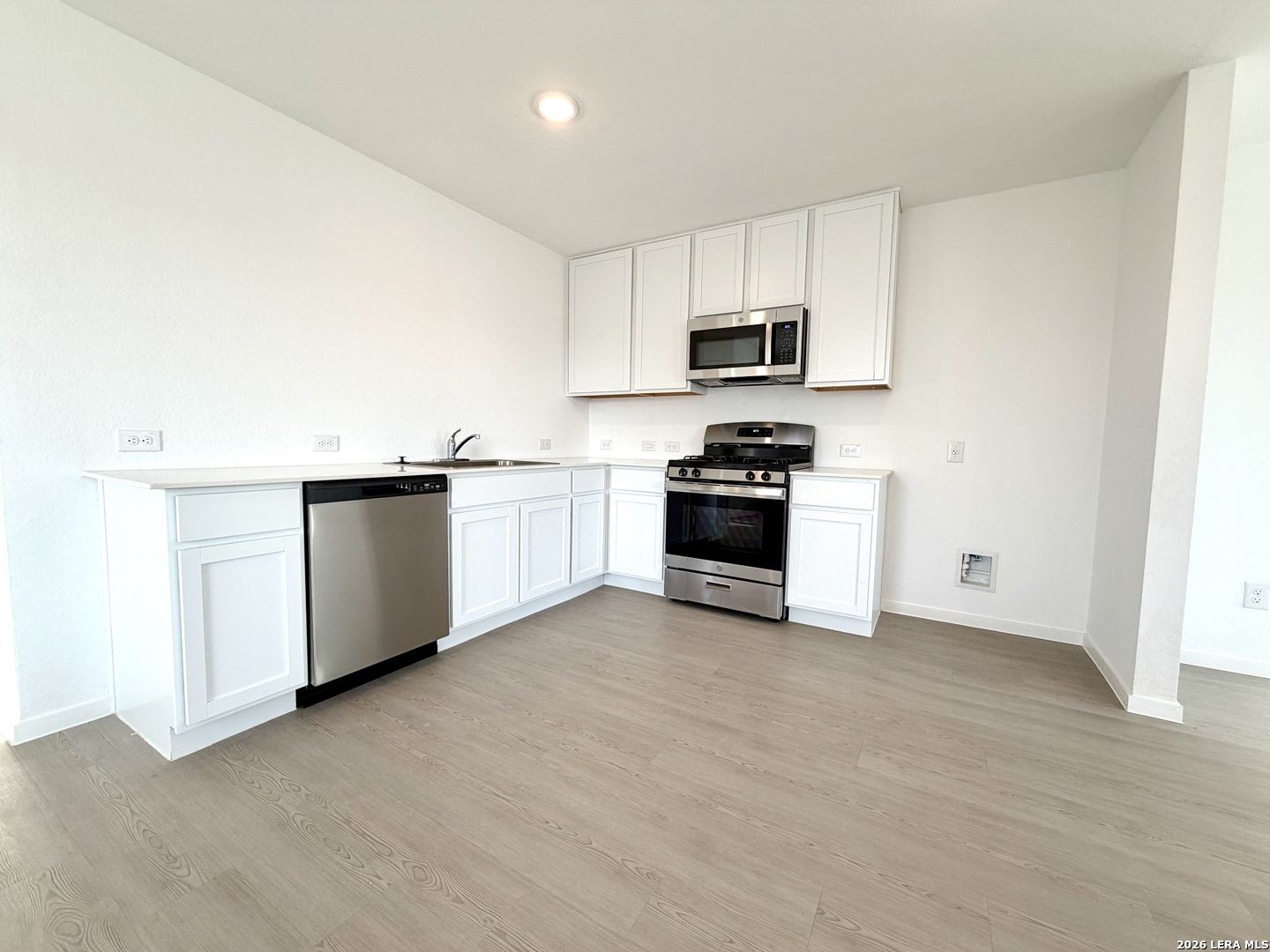 6863 Chert Chase Elmendorf TX 78112