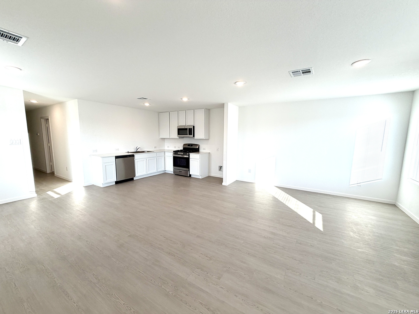 6863 Chert Chase Elmendorf TX 78112
