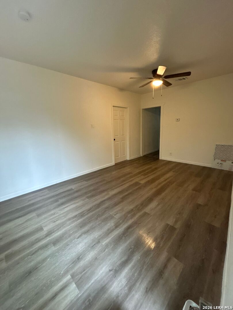 2215 N Elmendorf San Antonio TX 78201