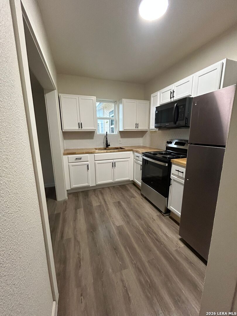 2215 N Elmendorf San Antonio TX 78201
