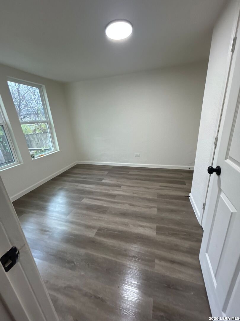 2215 N Elmendorf San Antonio TX 78201