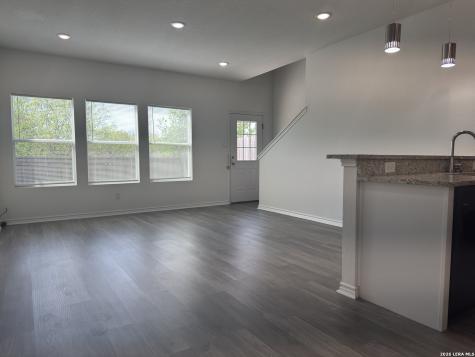 6942 Crestway San Antonio TX 78239