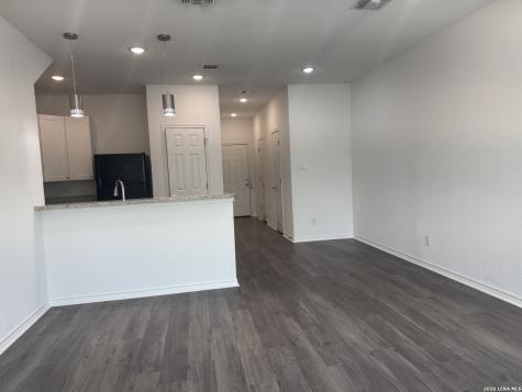 6942 Crestway San Antonio TX 78239