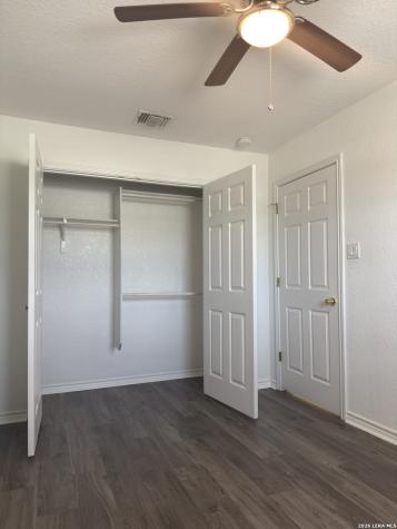 6942 Crestway San Antonio TX 78239