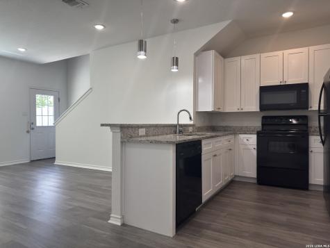 6942 Crestway San Antonio TX 78239