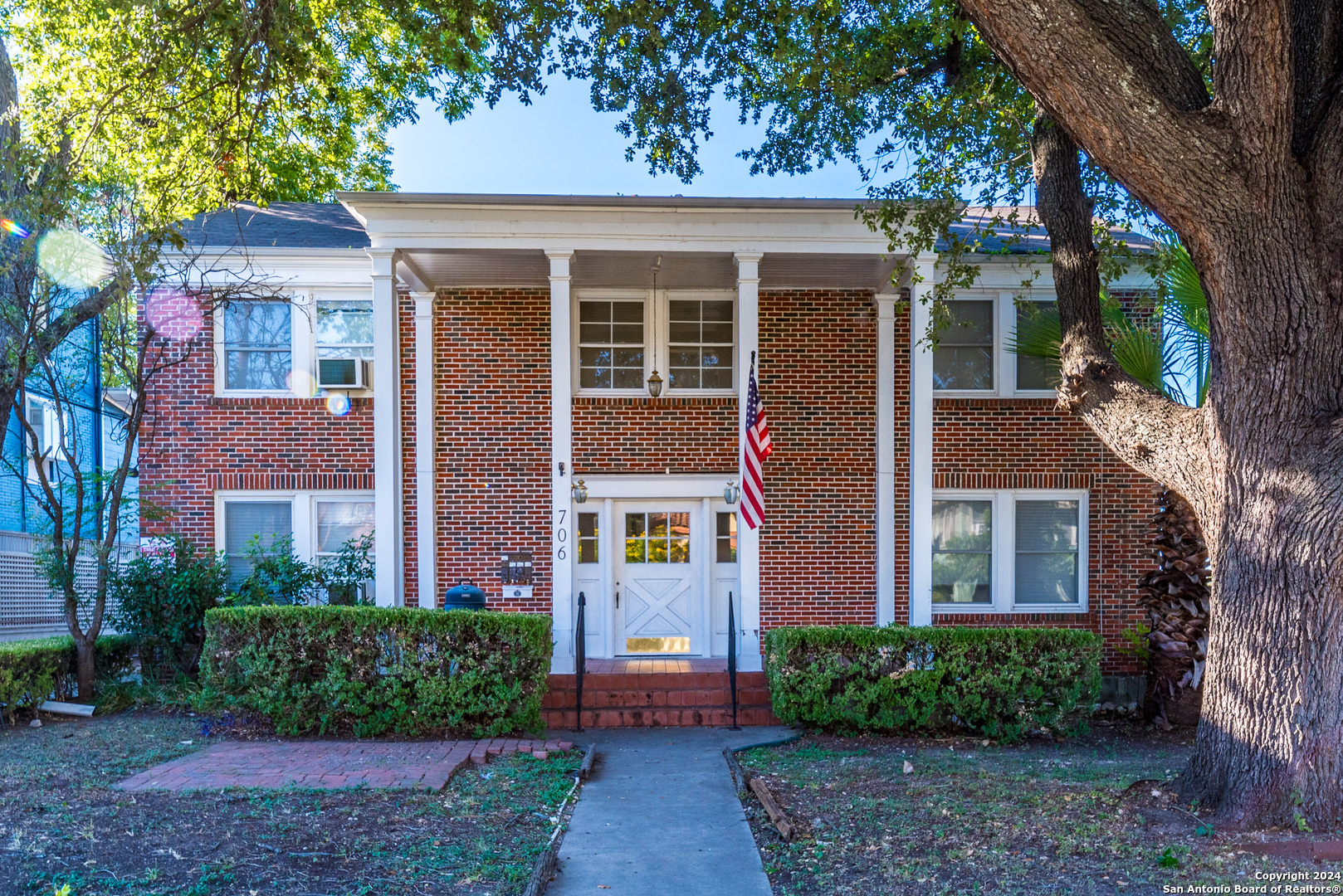 706 W French Place San Antonio TX 78212