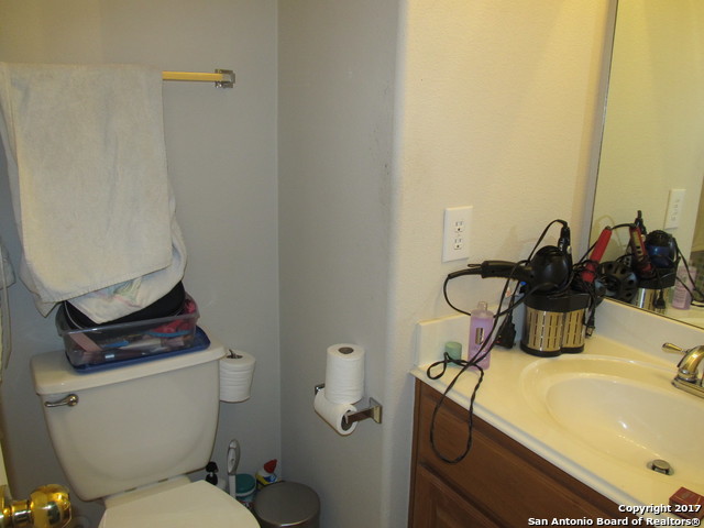 118 Stonewall Bend San Antonio TX 78256
