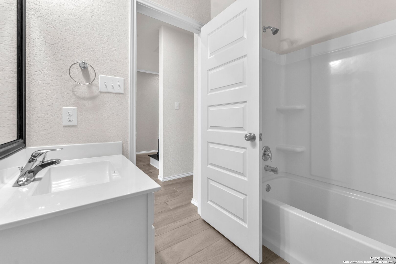 2448 Hiddenbrooke Seguin TX 78155