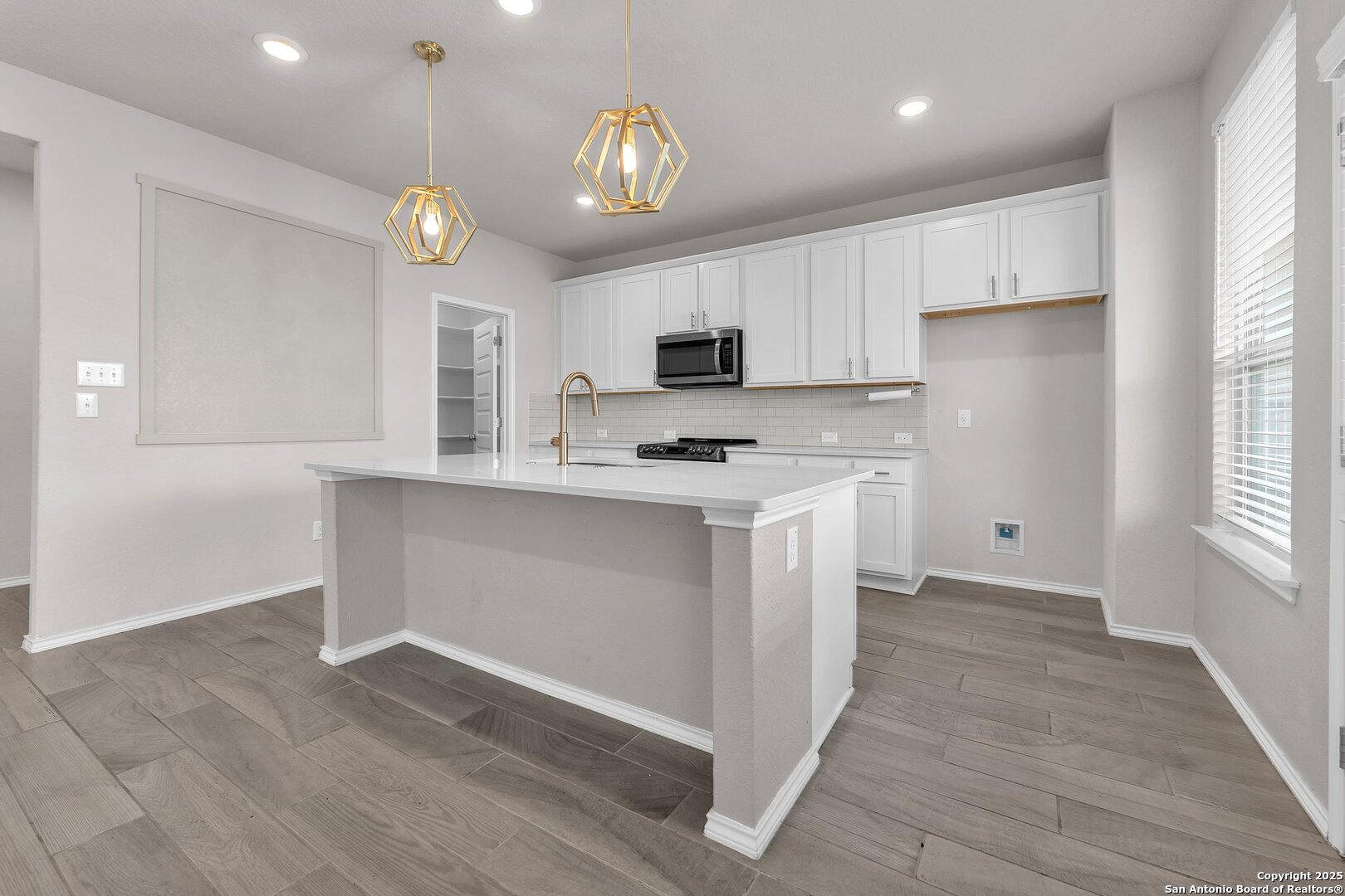 2448 Hiddenbrooke Seguin TX 78155