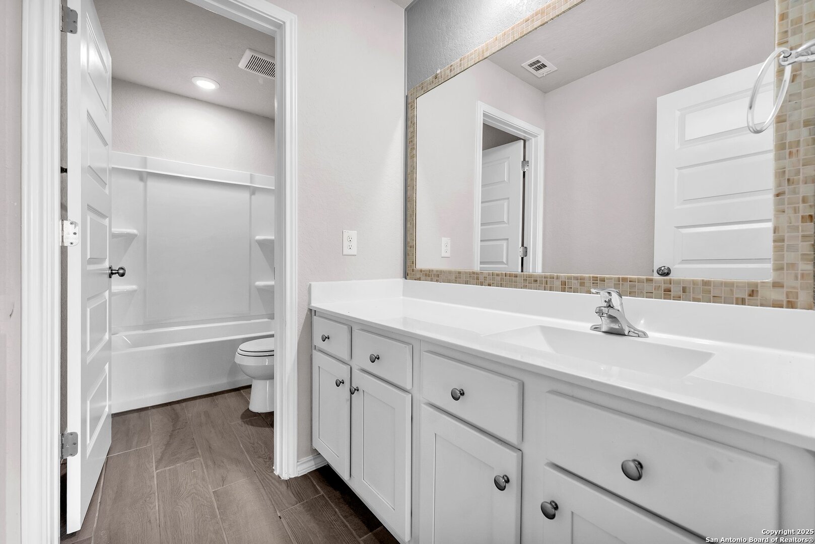 2448 Hiddenbrooke Seguin TX 78155