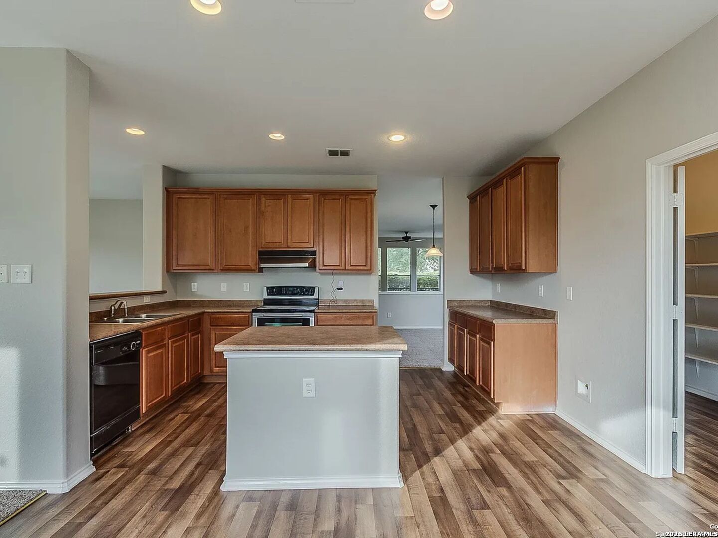 6772 Wayman Live Oak TX 78233