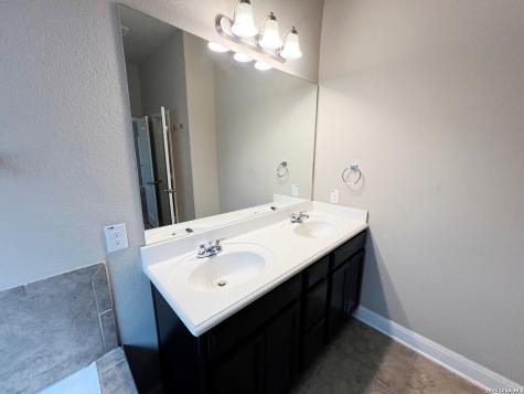 9806 Shawnee Bluff San Antonio TX 78109